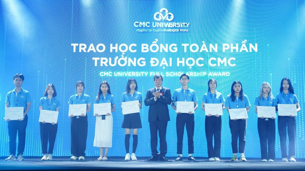 Danh sách tân sinh viên xuất sắc giành học bổng toàn phần Trường Đại học CMC năm 2022