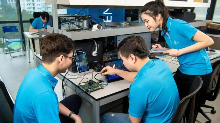 Lý do Gen Z nên chọn ngành Công nghệ Thông tin tại Trường Đại học CMC