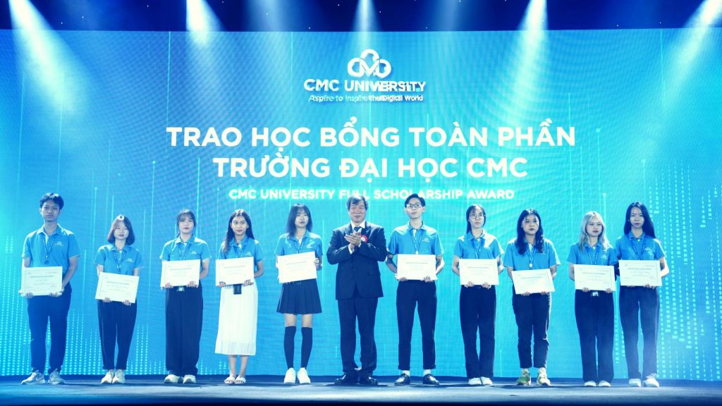 Trao quỹ học bổng 92 tỷ kèm cam kết 100% việc làm, Trường Đại học CMC “săn lùng” thí sinh tài năng nhất