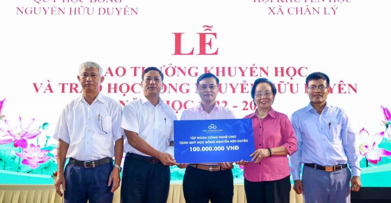 cmc trao học bổng