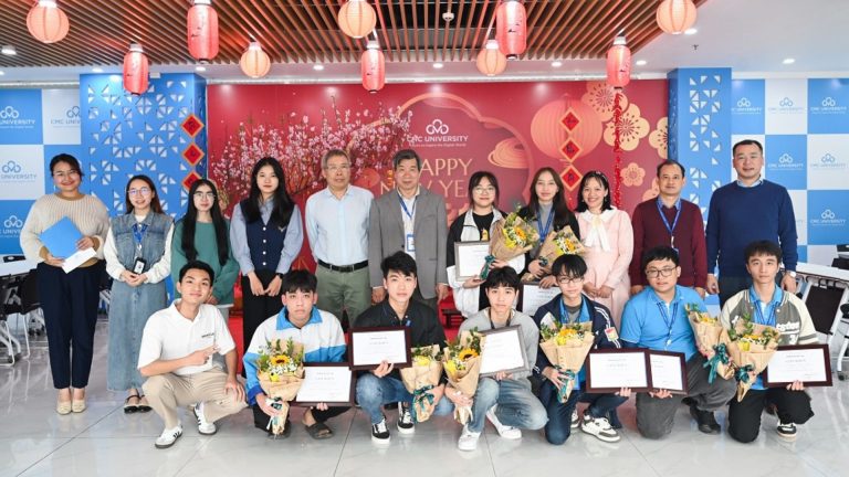 Trường Đại học CMC trao giải Kì thi Olympic Toán học sinh viên cấp trường năm 2024