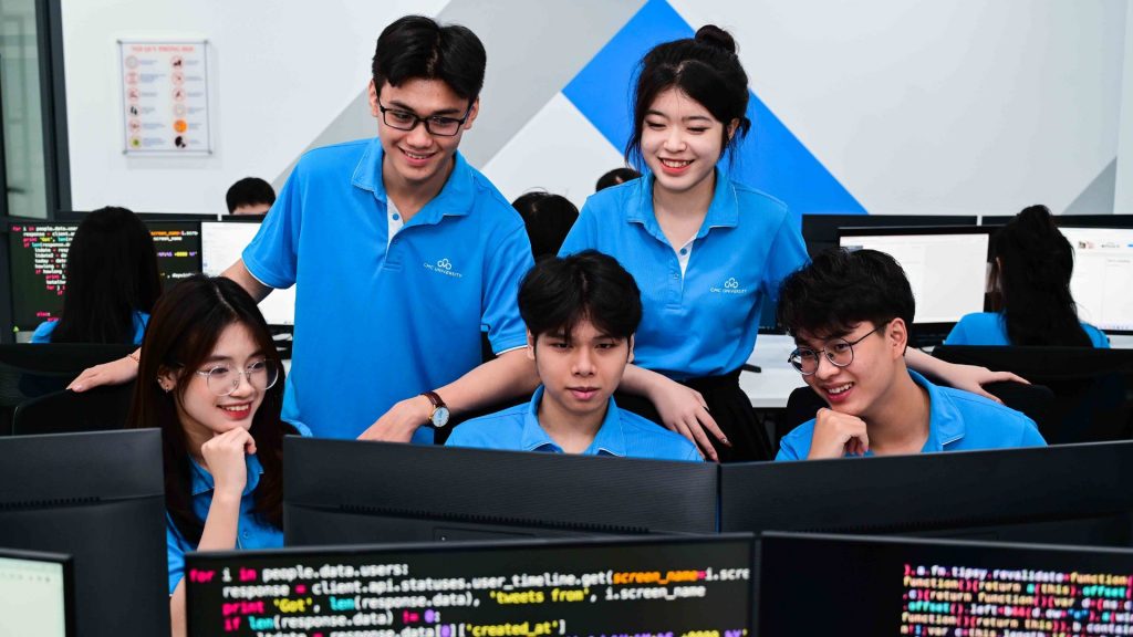 Nên học ngành Công nghệ Thông tin hay Khoa học Máy tính?