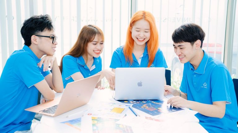 Tìm hiểu chi tiết phương thức xét tuyển học bạ THPT năm 2024 Trường Đại học CMC