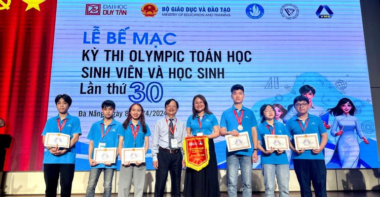 ẢNH Trường Đại học CMC tại kì thi Olympic toán học sinh viên toàn quốc 2024