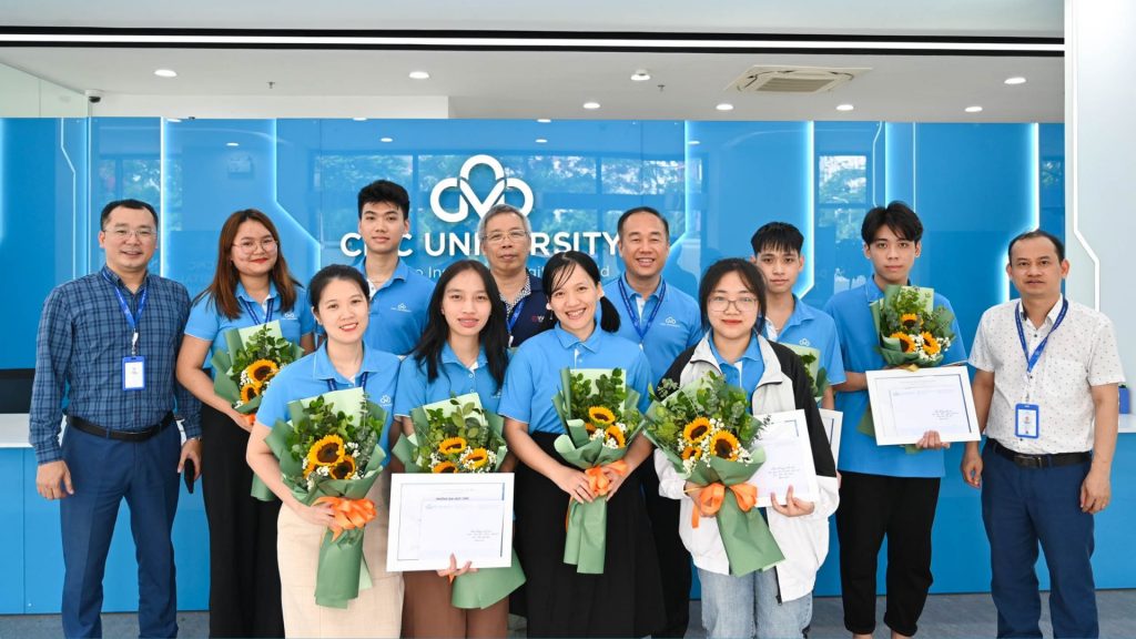 Lễ tuyên dương, khen thưởng đội tuyển Olympic Toán học Trường Đại học CMC năm 2024