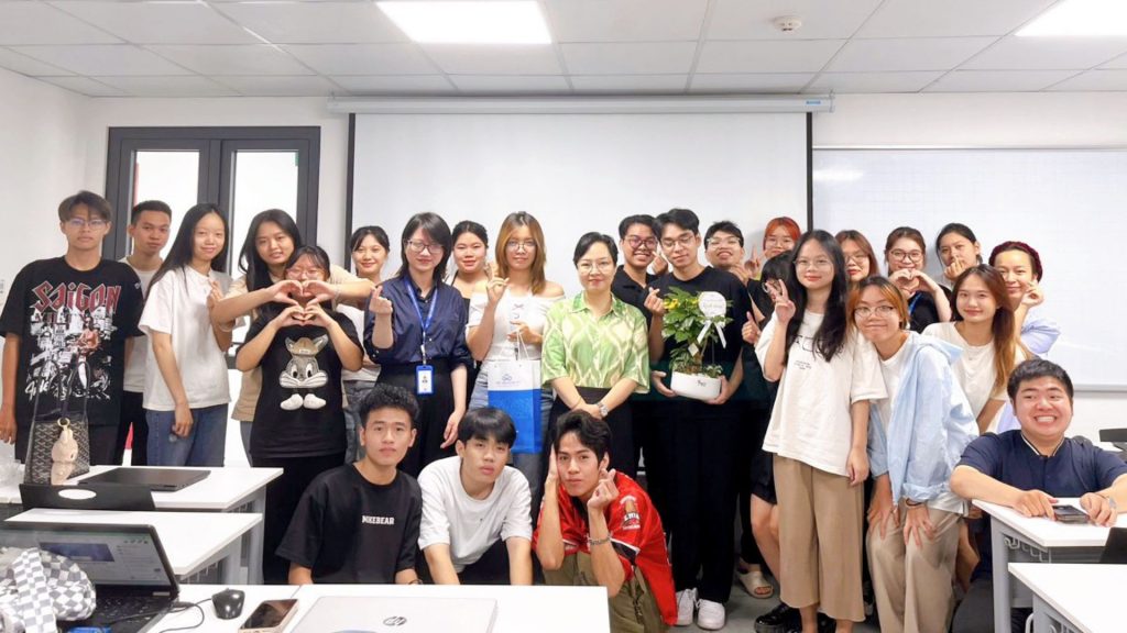 Sinh viên Trường Đại học CMC nâng tầm hiểu biết về Logistics với Career Workshop: “Vận tải đa phương thức trong xuất – nhập khẩu”