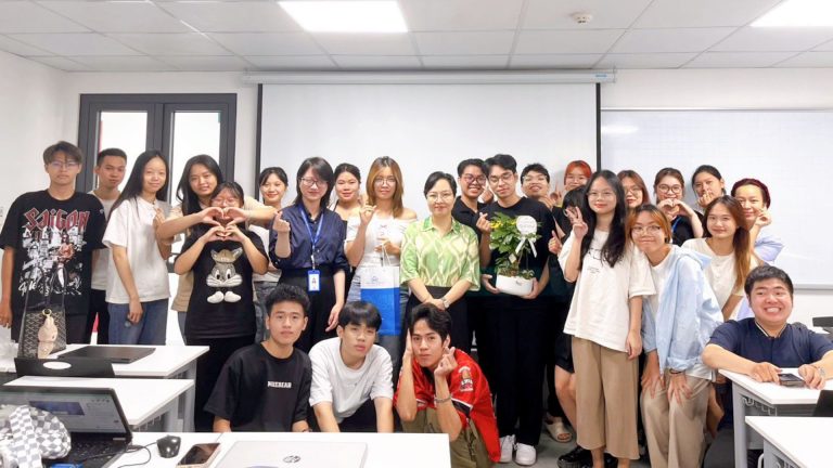 Sinh viên Trường Đại học CMC nâng tầm hiểu biết về Logistics với Career Workshop: “Vận tải đa phương thức trong xuất – nhập khẩu”