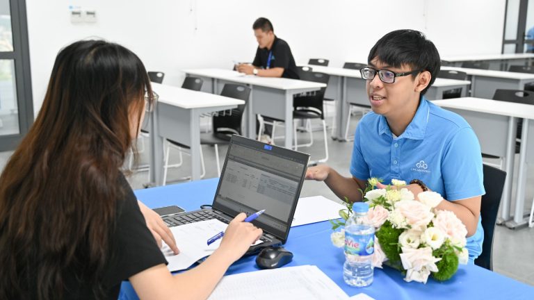 Sinh viên Công nghệ Thông tin tham gia đánh giá năng lực đầu vào trước kỳ thực tập tại công ty CMC Global