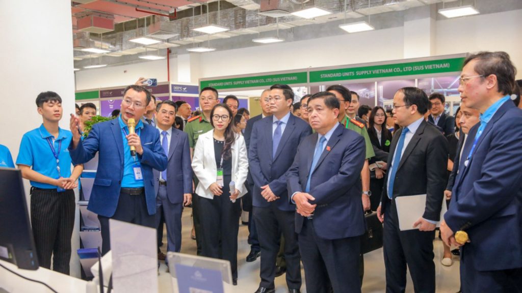 CMC khẳng định vị thế tại triển lãm ngành công nghiệp bán dẫn Việt Nam 2024