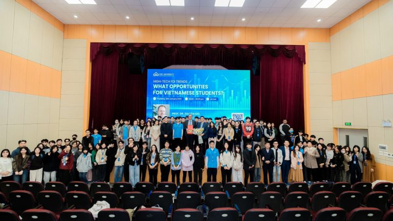 Tọa đàm “FDI Công nghệ cao: Cơ hội nào cho sinh viên Việt Nam?” – Nhận diện xu hướng và triển vọng nghề nghiệp trong tương lai