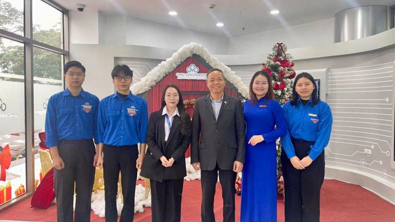 Ban Chấp hành Đoàn Trường Đại học CMC gặp gỡ và trao đổi với Chủ tịch Tập đoàn Công nghệ CMC