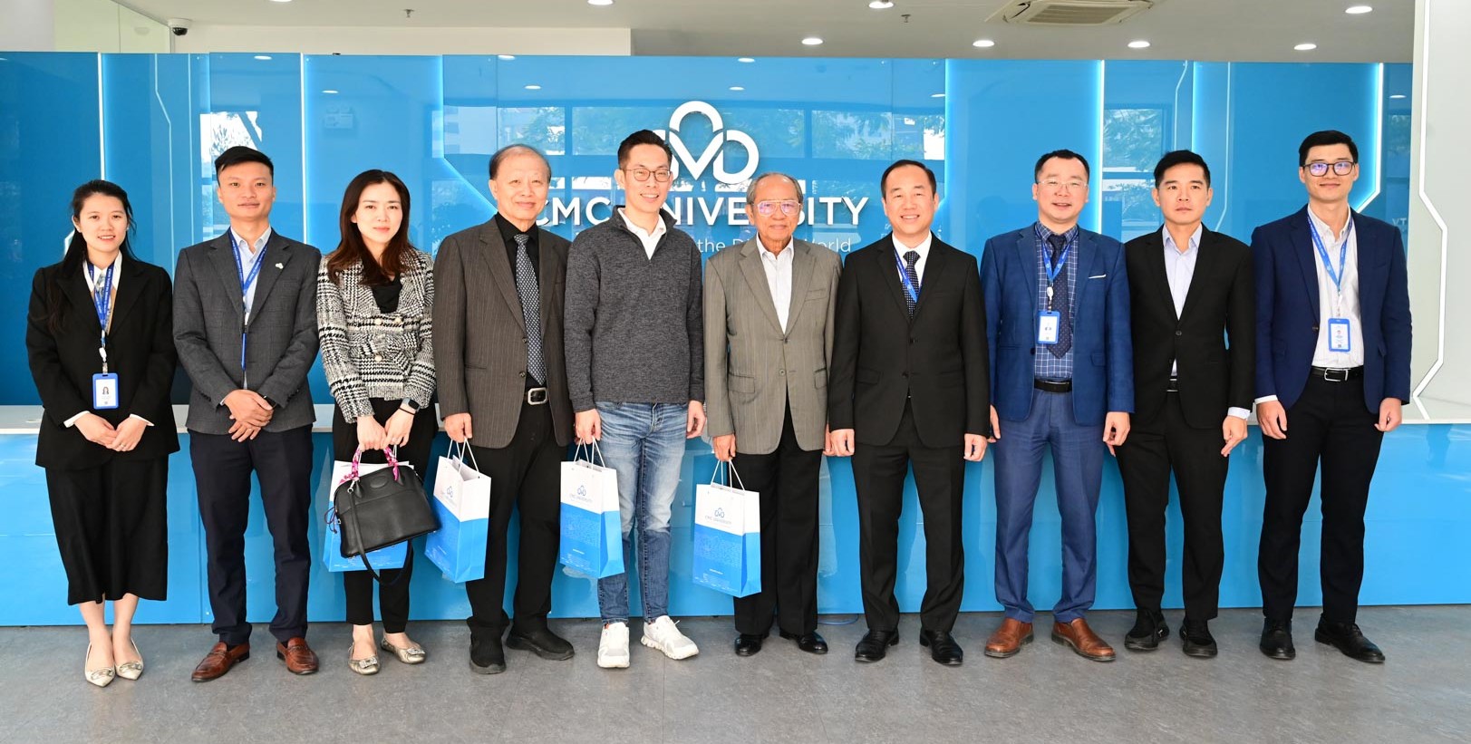 trường đại học cmc làm việc với đoàn doanh nhân Thái Lan ký MOU