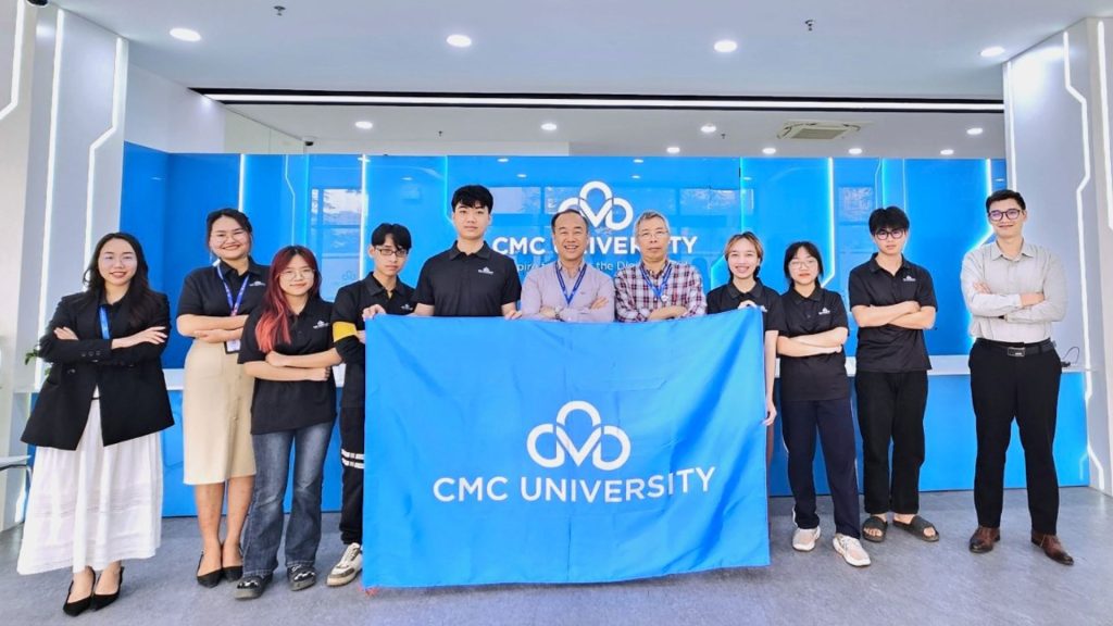 Ban lãnh đạo Trường Đại học CMC gặp mặt, động viên đội tuyển Olympic Toán học sinh viên trước thềm tham dự kỳ thi toàn quốc năm 2025