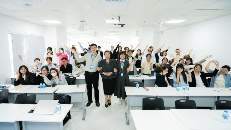 On-Job Training Orientation Week 2025: Sinh viên Trường Đại học CMC tự tin “Tỏa sáng chinh phục nhà tuyển dụng”