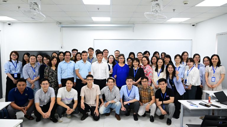 Blended Learning – Bước chuyển hóa tư duy dạy và học tại Trường Đại học CMC