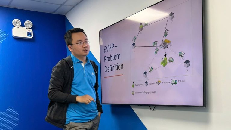 Khám phá và thảo luận những giải pháp tiên tiến trong giao thông bền vững tại Seminar khoa học “Bài toán định tuyến xe điện (Electric vehicle routing problem)”