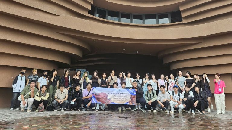 C-Discovery #1: Trải nghiệm làng nghề Bát Tràng đưa sinh viên đến gần với giá trị văn hóa truyền thống