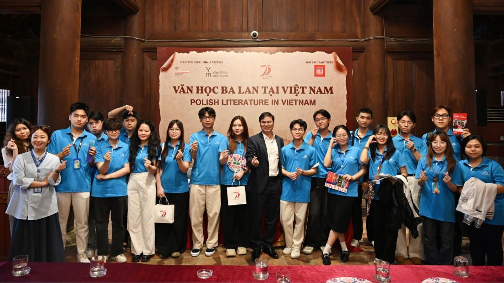 Sinh viên Trường Đại học CMC tham dự sự kiện “Văn học Ba Lan tại Việt Nam”: Cầu nối văn hóa và cảm hứng học thuật thế hệ trẻ
