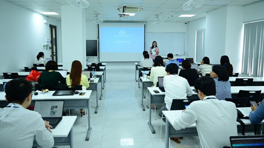 Cá nhân hóa học tập – Tăng trải nghiệm – Gắn kết thầy trò: Sức mạnh từ cố vấn học tập và AI