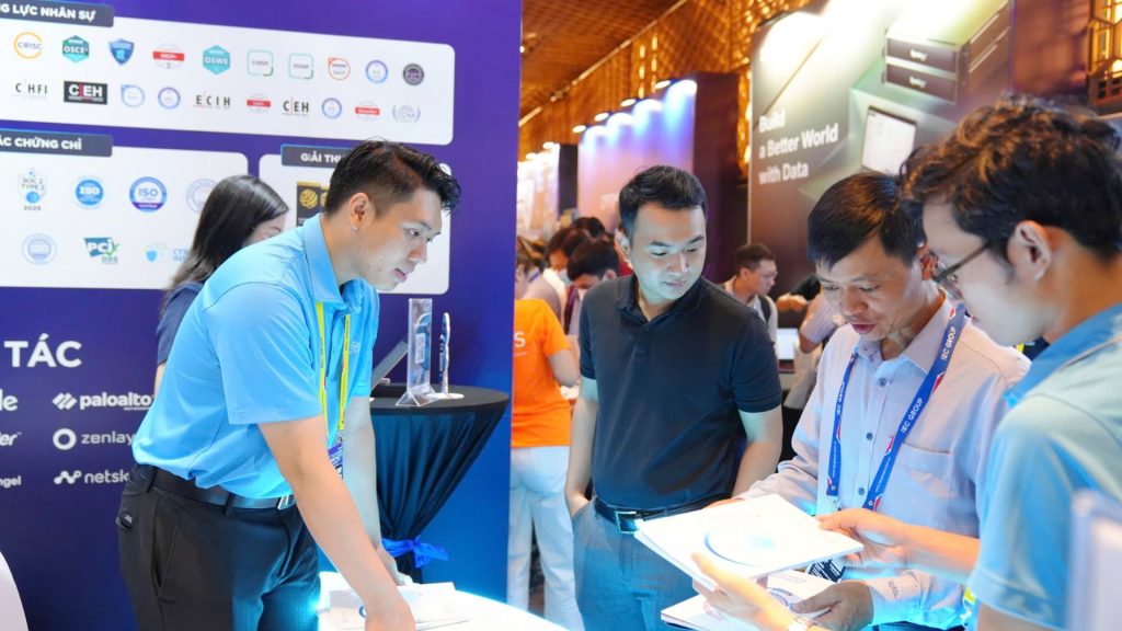 Nền tảng bảo mật toàn diện của CMC Telecom gây ấn tượng tại Vietnam Security Summit 2025