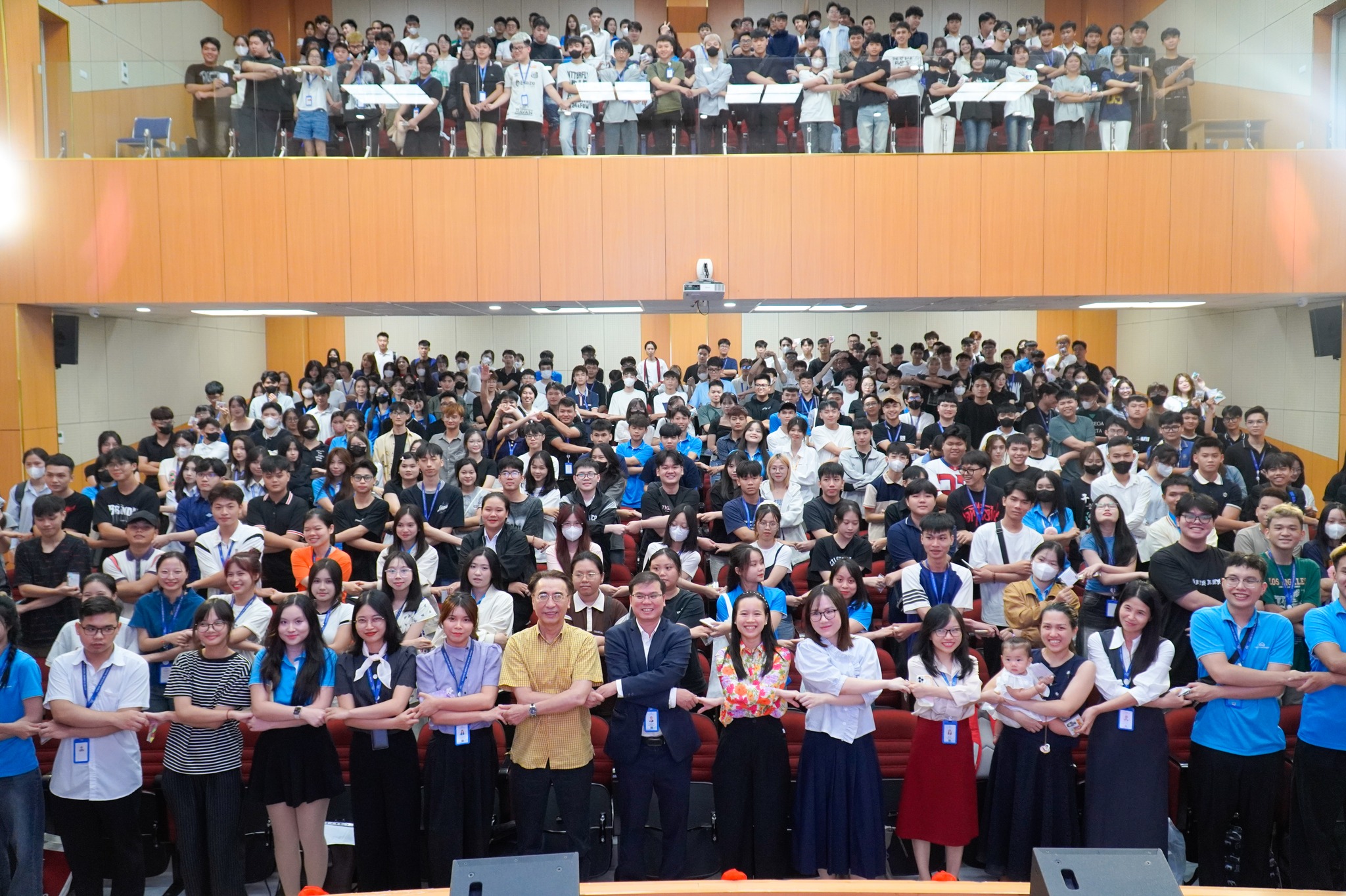 Chương trình Gặp mặt và định hướng đầu khóa cho Tân sinh viên Khóa 4 Trường Đại học CMC