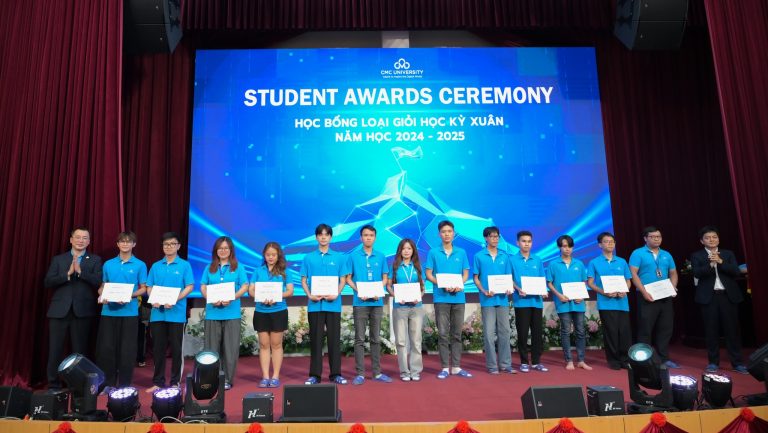 Lễ tuyên dương sinh viên Học kỳ Xuân 2024–2025: Tỏa sáng hành trình chinh phục – Khơi nguồn cảm hứng vươn cao