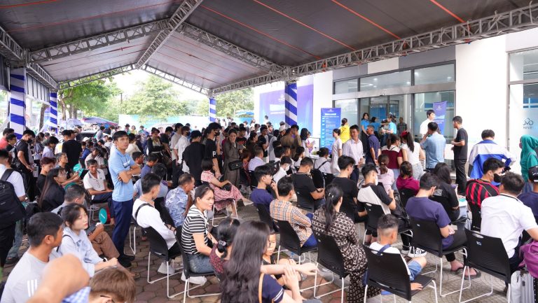 Mùa nhập học đầy cảm xúc của tân sinh viên K4 tại Trường Đại học CMC, sẵn sàng bứt phá trong kỷ nguyên AI