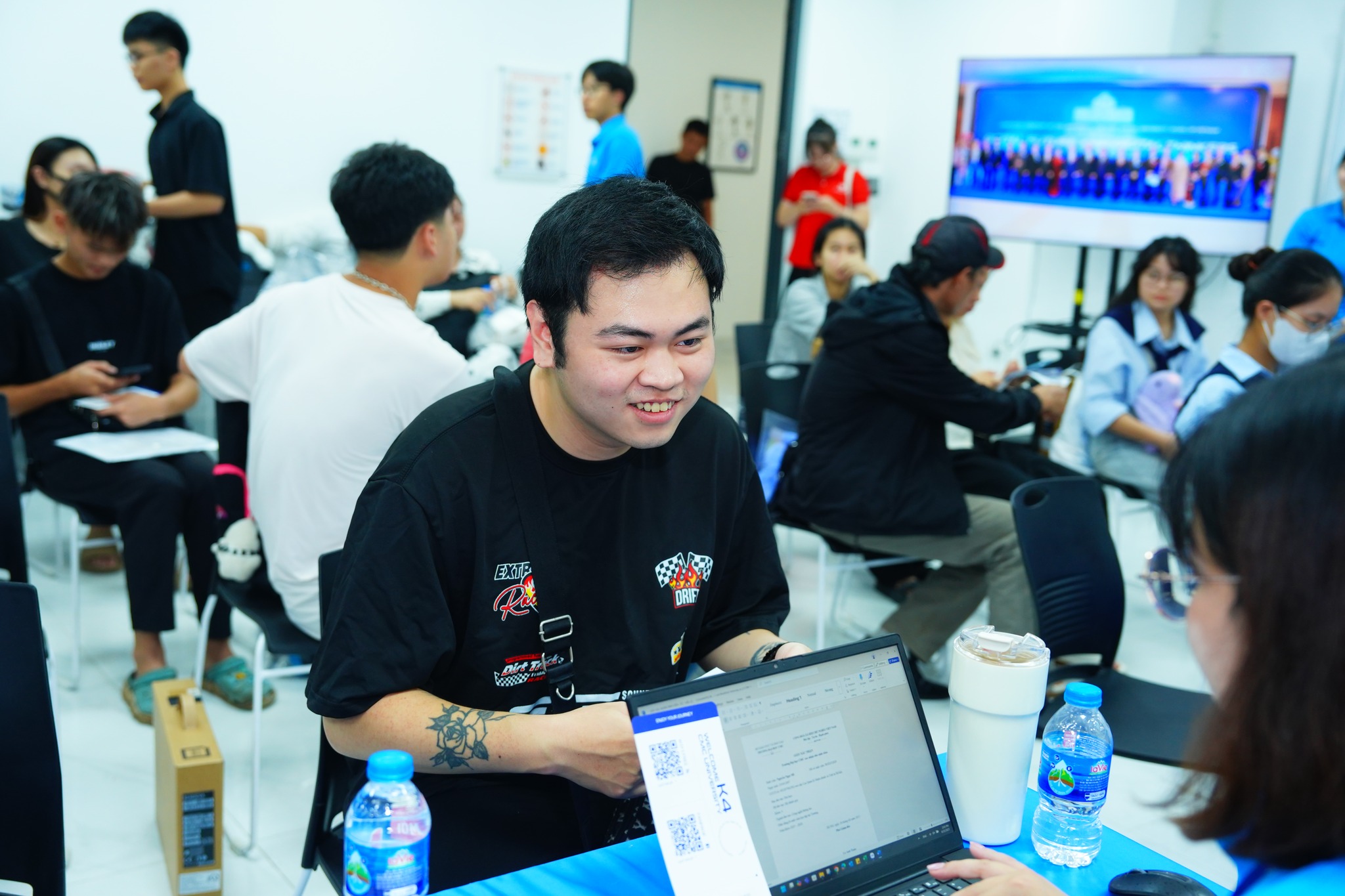 Mùa nhập học đầy cảm xúc của tân sinh viên K4 tại Trường Đại học CMC, sẵn sàng bứt phá trong kỷ nguyên AI