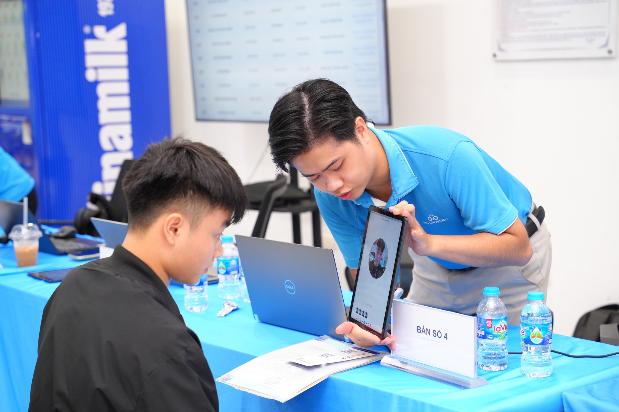 Mùa nhập học đầy cảm xúc của tân sinh viên K4 tại Trường Đại học CMC, sẵn sàng bứt phá trong kỷ nguyên AI