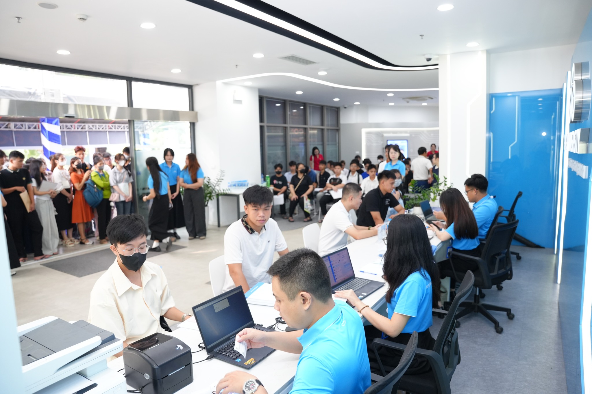 Mùa nhập học đầy cảm xúc của tân sinh viên K4 tại Trường Đại học CMC, sẵn sàng bứt phá trong kỷ nguyên AI