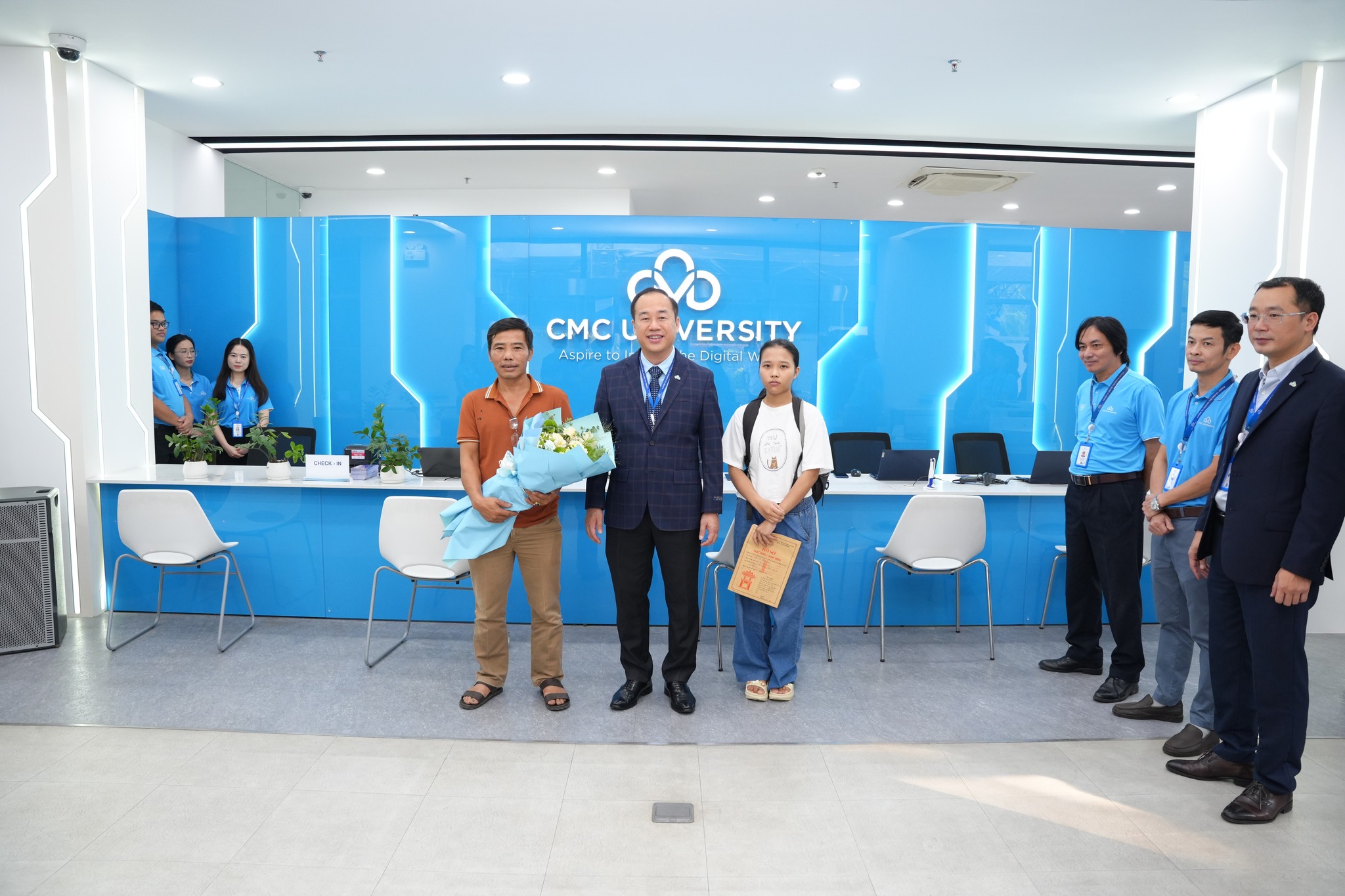 Mùa nhập học đầy cảm xúc của tân sinh viên K4 tại Trường Đại học CMC, sẵn sàng bứt phá trong kỷ nguyên AI