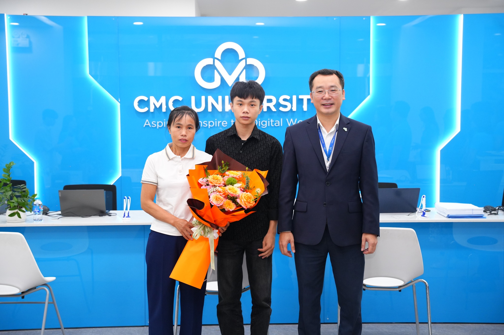 Mùa nhập học đầy cảm xúc của tân sinh viên K4 tại Trường Đại học CMC, sẵn sàng bứt phá trong kỷ nguyên AI