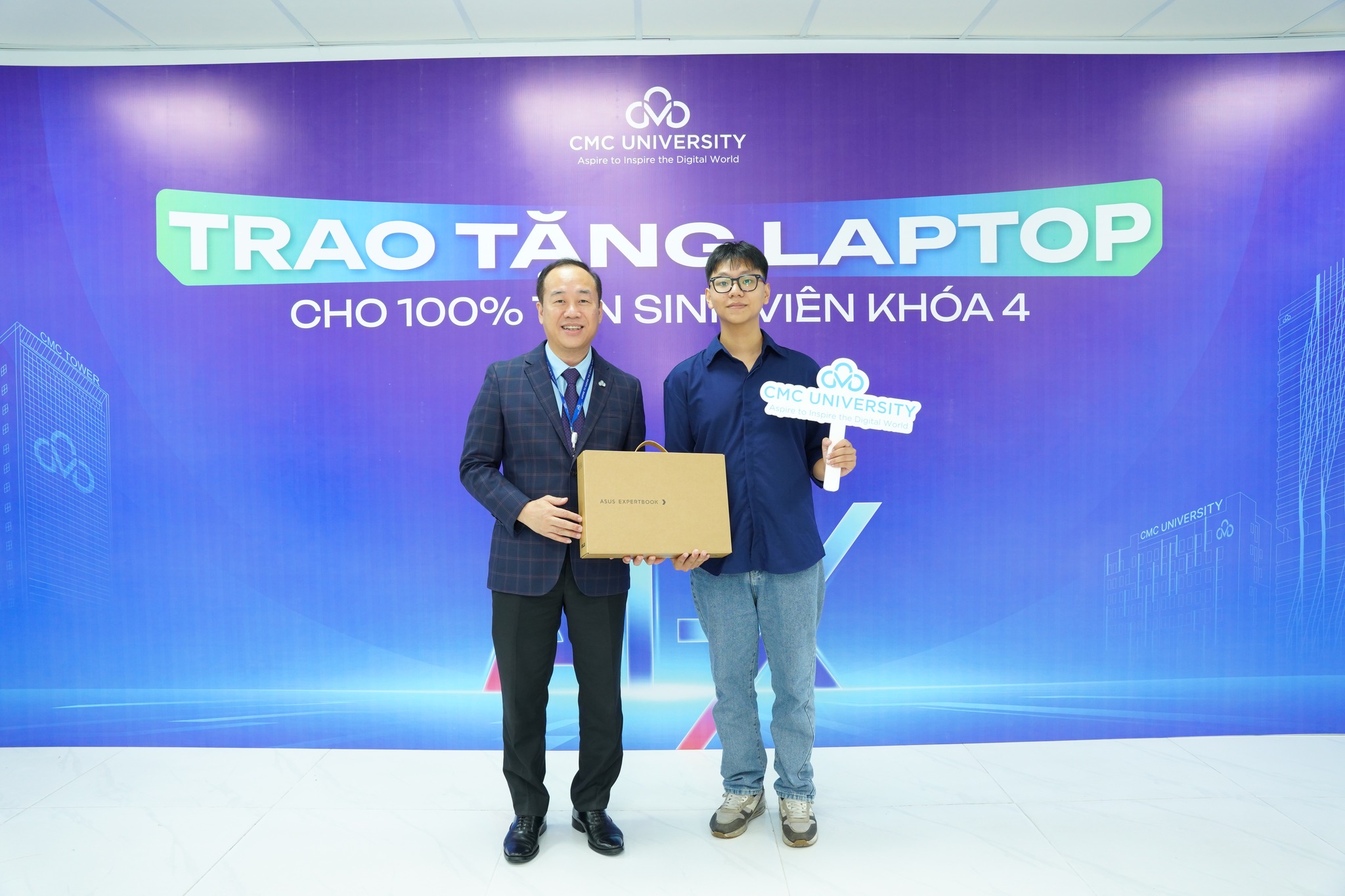 Mùa nhập học đầy cảm xúc của tân sinh viên K4 tại Trường Đại học CMC, sẵn sàng bứt phá trong kỷ nguyên AI