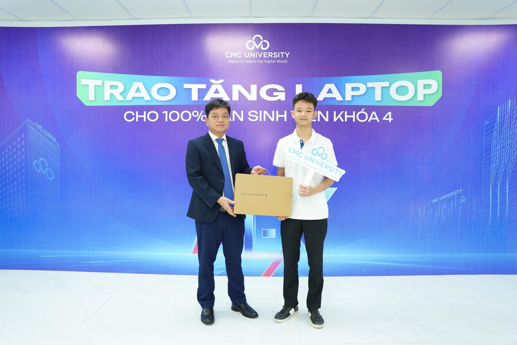 Mùa nhập học đầy cảm xúc của tân sinh viên K4 tại Trường Đại học CMC, sẵn sàng bứt phá trong kỷ nguyên AI