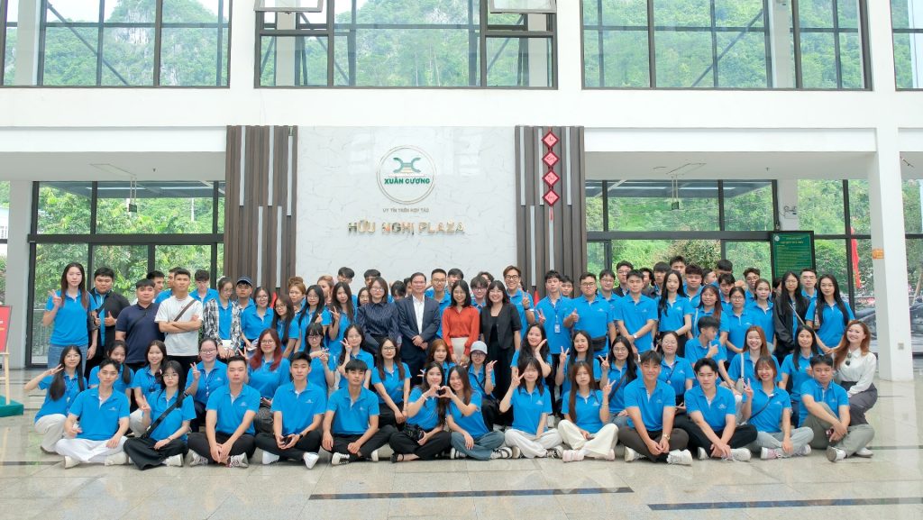 Từ giảng đường đến doanh nghiệp: Sinh viên Trường Đại học CMC trải nghiệm thực tế 2N1Đ tại Công ty Cổ phần Hữu Nghị Xuân Cương, mở rộng tầm nhìn logistics quốc tế