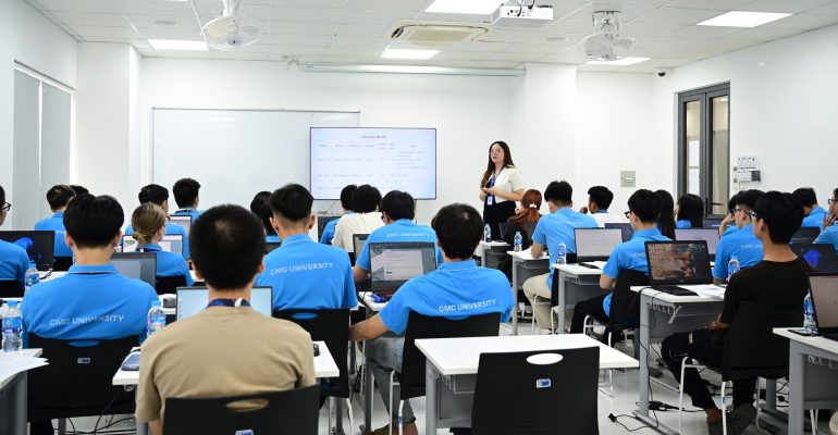 Sinh viên Trường Đại học CMC tham gia thi đánh giá năng lực đầu vào của CMC Global
