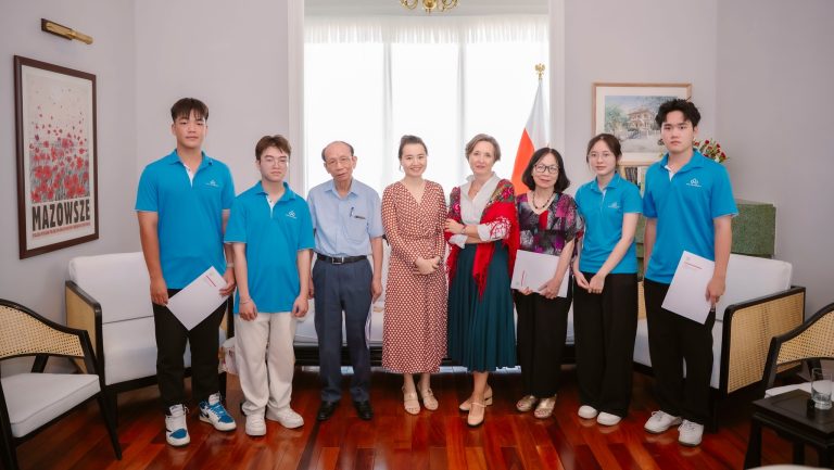 Trải nghiệm văn hóa, mở rộng tư duy hội nhập cùng sinh viên Trường Đại học CMC qua Ngày đọc sách Quốc gia Ba Lan 2025