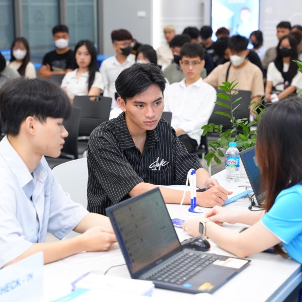 CHÀO ĐÓN TÂN SINH VIÊN KHÓA 4 NHẬP HỌC TRƯỜNG ĐẠI HỌC CMC 2025