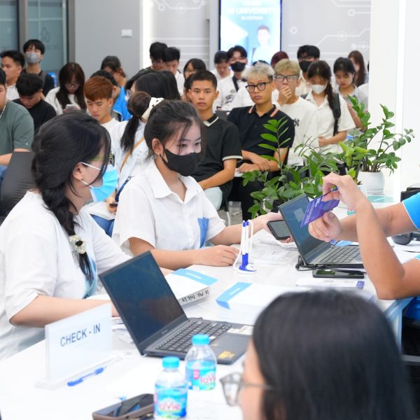 CHÀO ĐÓN TÂN SINH VIÊN KHÓA 4 NHẬP HỌC TRƯỜNG ĐẠI HỌC CMC 2025