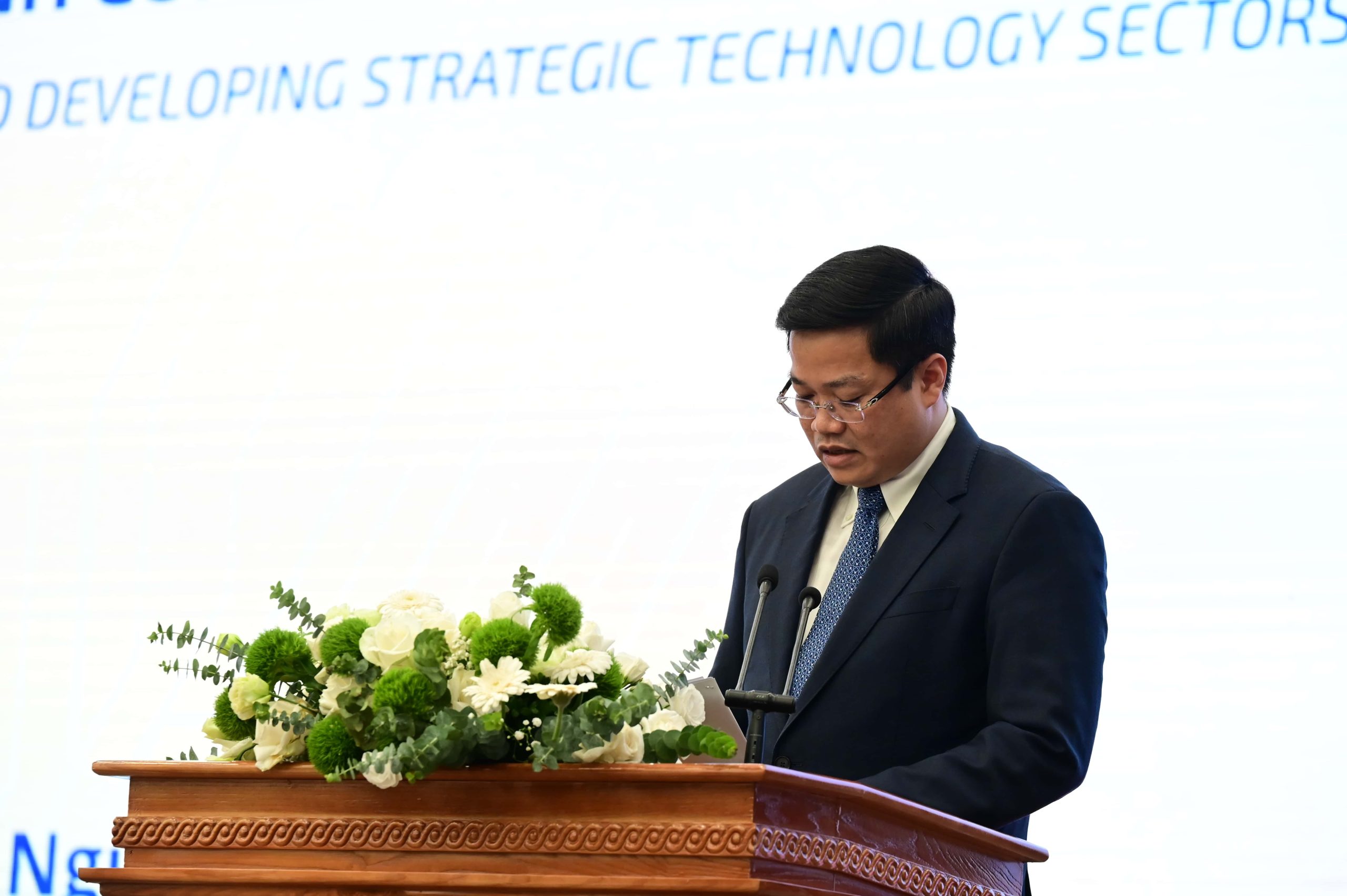 Diễn đàn “Thúc đẩy đổi mới sáng tạo, phát triển các ngành công nghệ chiến lược”