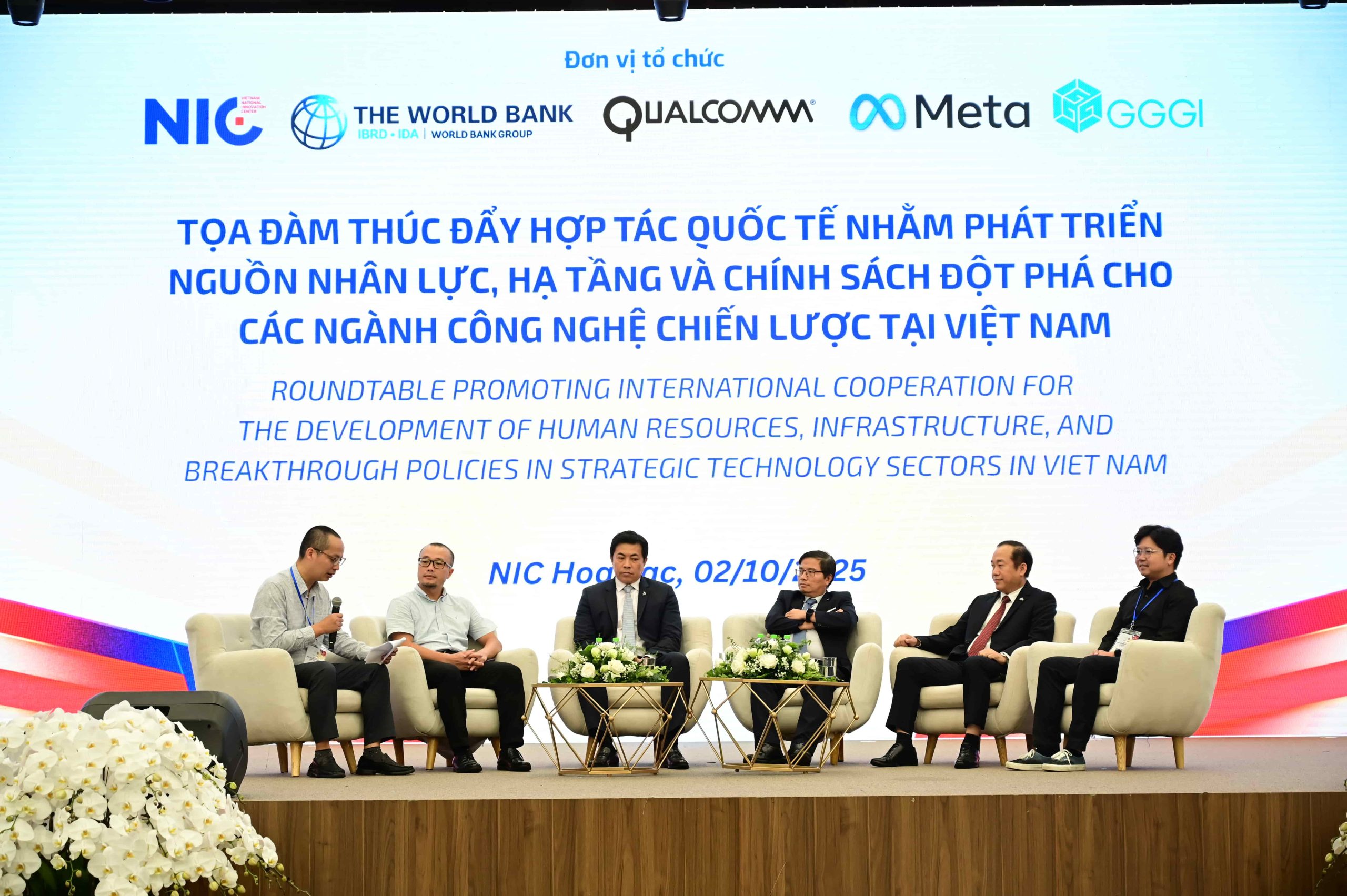 Diễn đàn “Thúc đẩy đổi mới sáng tạo, phát triển các ngành công nghệ chiến lược”