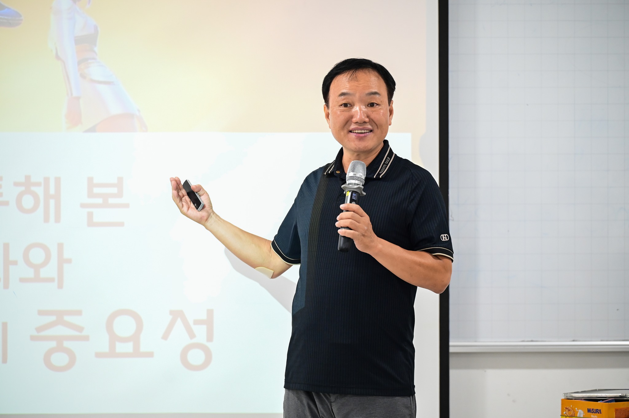 Trải nghiệm Workshop Văn hóa Hàn Quốc và Tâm lý Thế hệ MZ qua K-pop Demons