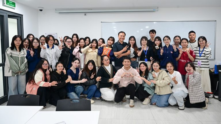 Cùng sinh viên ngành Ngôn ngữ Hàn Quốc trải nghiệm Workshop: “Văn hóa Hàn Quốc và Tâm lý Thế hệ MZ qua K-pop Demons”
