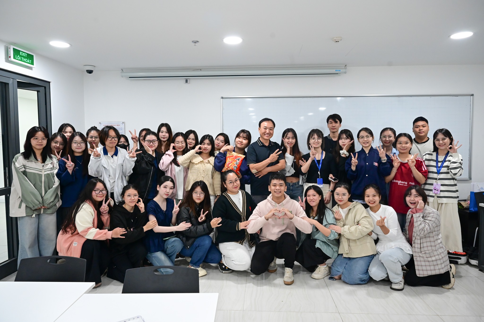 Trải nghiệm Workshop Văn hóa Hàn Quốc và Tâm lý Thế hệ MZ qua K-pop Demons