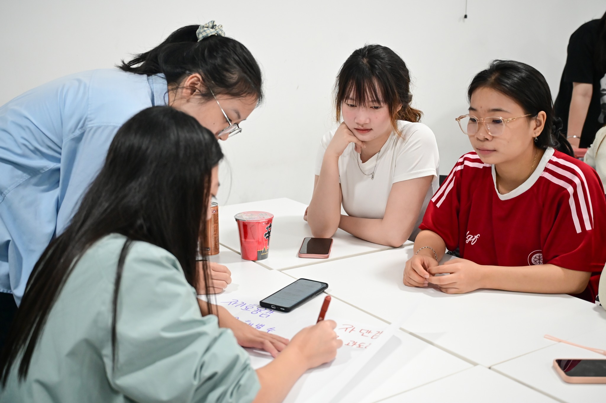 Trải nghiệm Workshop Văn hóa Hàn Quốc và Tâm lý Thế hệ MZ qua K-pop Demons