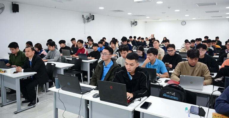 Building LLM Applications with Prompt Engineering series workshop AI Trường Đại học CMC - SRH University Heidelberg - NVDIA