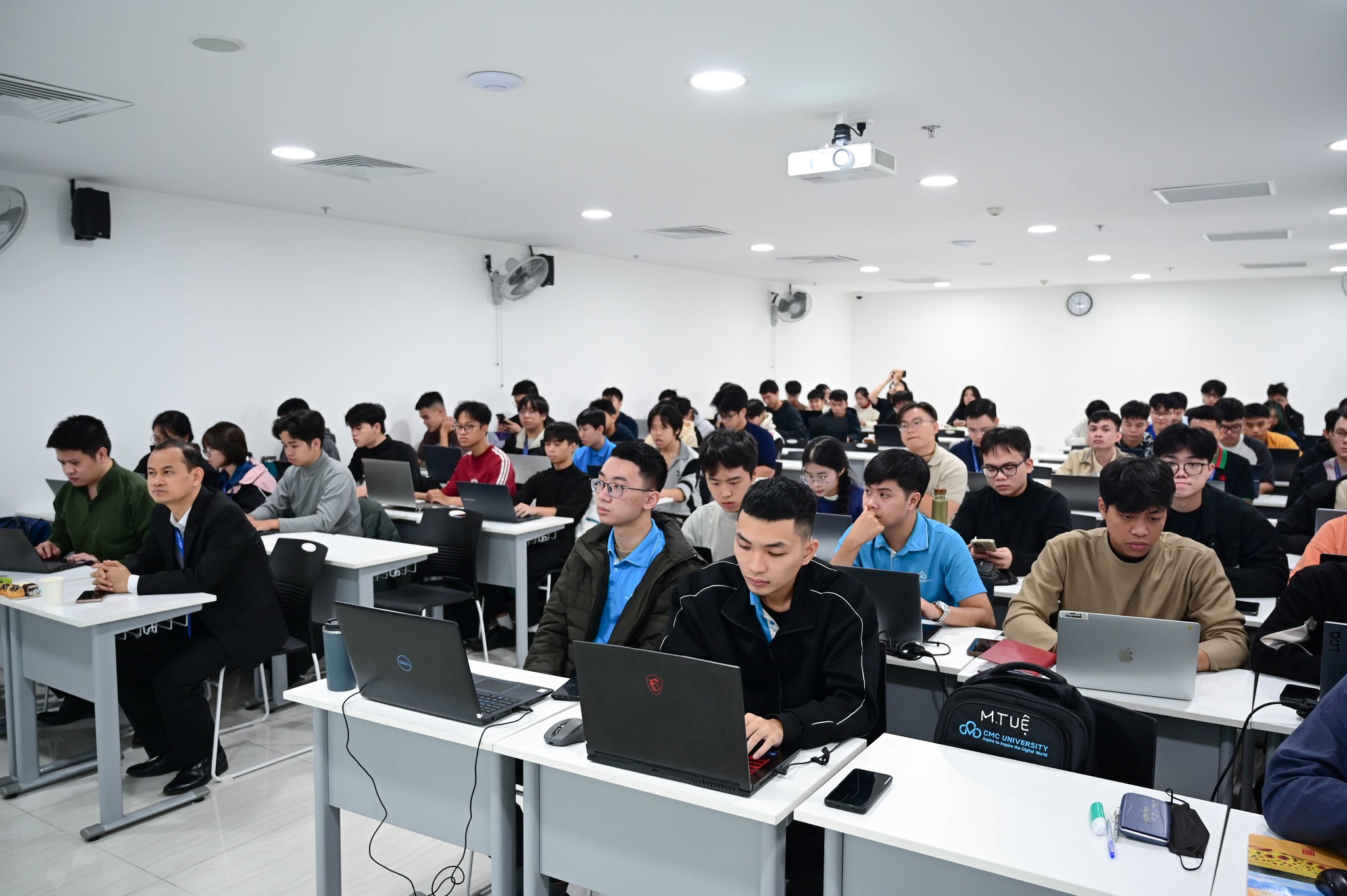 Building LLM Applications with Prompt Engineering series workshop AI Trường Đại học CMC - SRH University Heidelberg - NVDIA