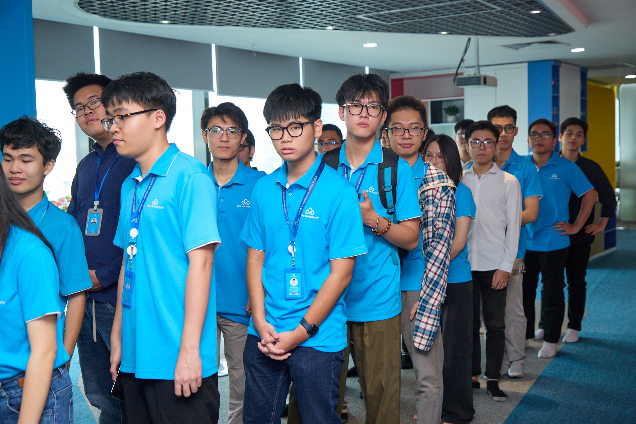 Company Tour sinh viên Trường Đại học CMC tham quan và trải nghiệm thực tế tại CMC Telecom