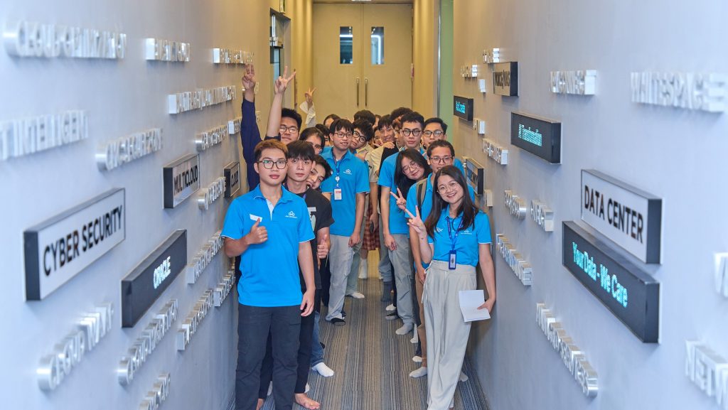 Từ giảng đường đến doanh nghiệp: Sinh viên các ngành Máy tính và Công nghệ Thông tin bứt phá sự nghiệp với học kỳ On-Job Training của Trường Đại học CMC