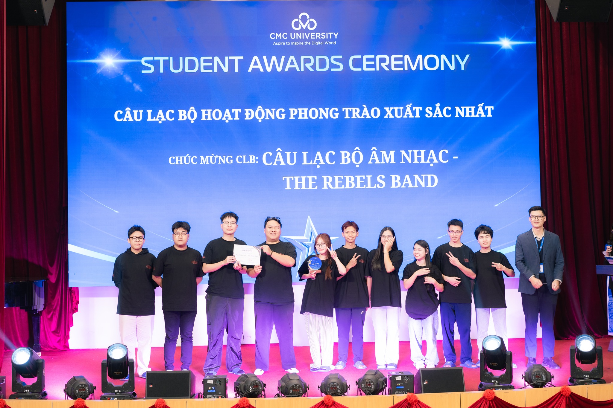 Lễ tuyên dương sinh viên Trường Đại học CMC học kỳ Hạ, năm học 2024 – 2025